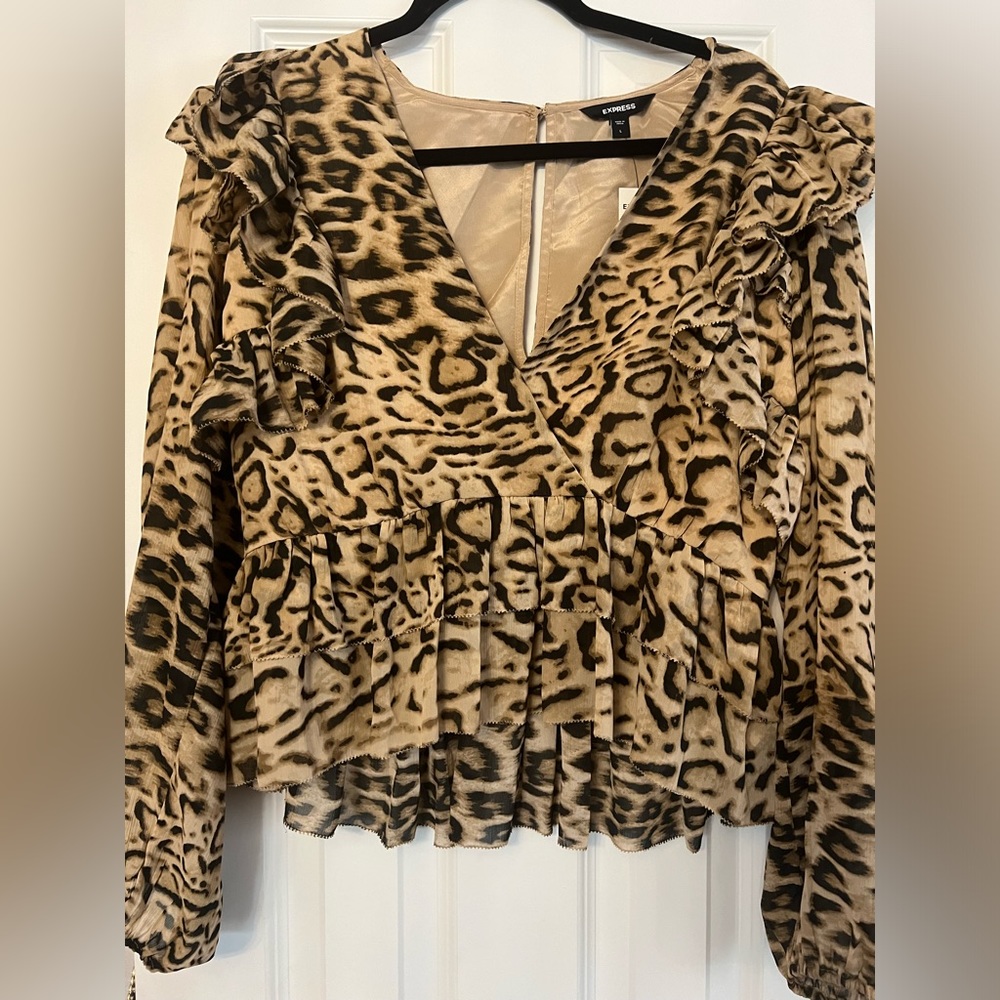 V Neck peplum leopard blouse